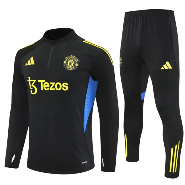 Manchester United Tréninková Souprava s Mikinou na 1/4 Zip 2025/26 Manchester United Tréninková Souprava s Mikinou na 1/4 Zip 2025/26