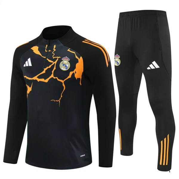 Real Madrid Tréninková Souprava s Mikinou na 1/4 Zip 2025/26 Černá Real Madrid Tréninková Souprava s Mikinou na 1/4 Zip 2025/26 Černá
