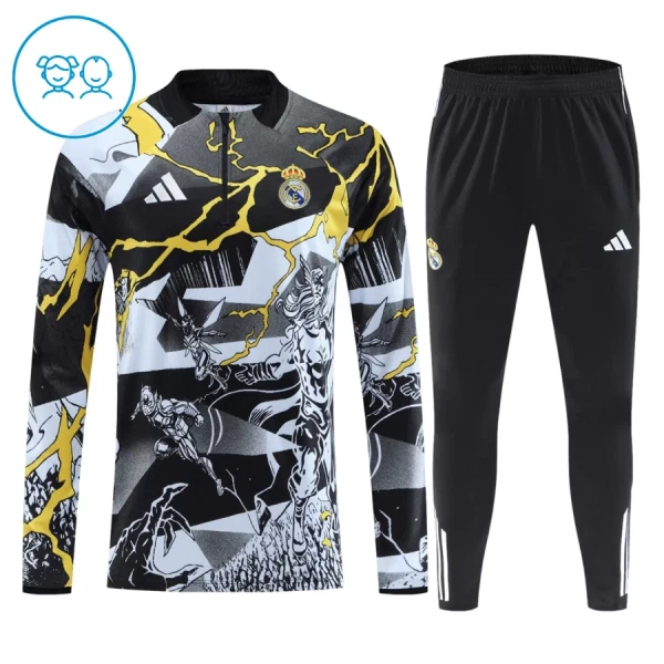 Real Madrid Marvel Dětský Tréninková Souprava s Mikinou na 1/4 Zip 2026/27 Černá Real Madrid Marvel Dětský Tréninková Souprava s Mikinou na 1/4 Zip 2026/27 Černá